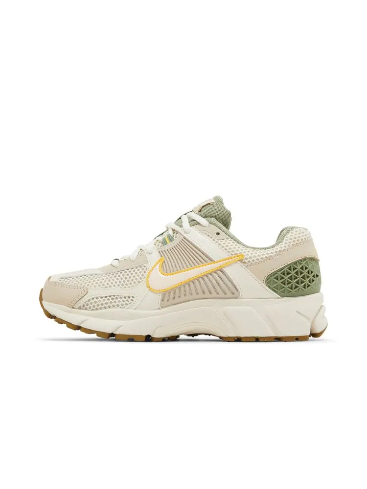 Кроссовки Wmns Air Zoom Vomero 5 'Pale Ivory Oil Green' — изображение 3 из 8