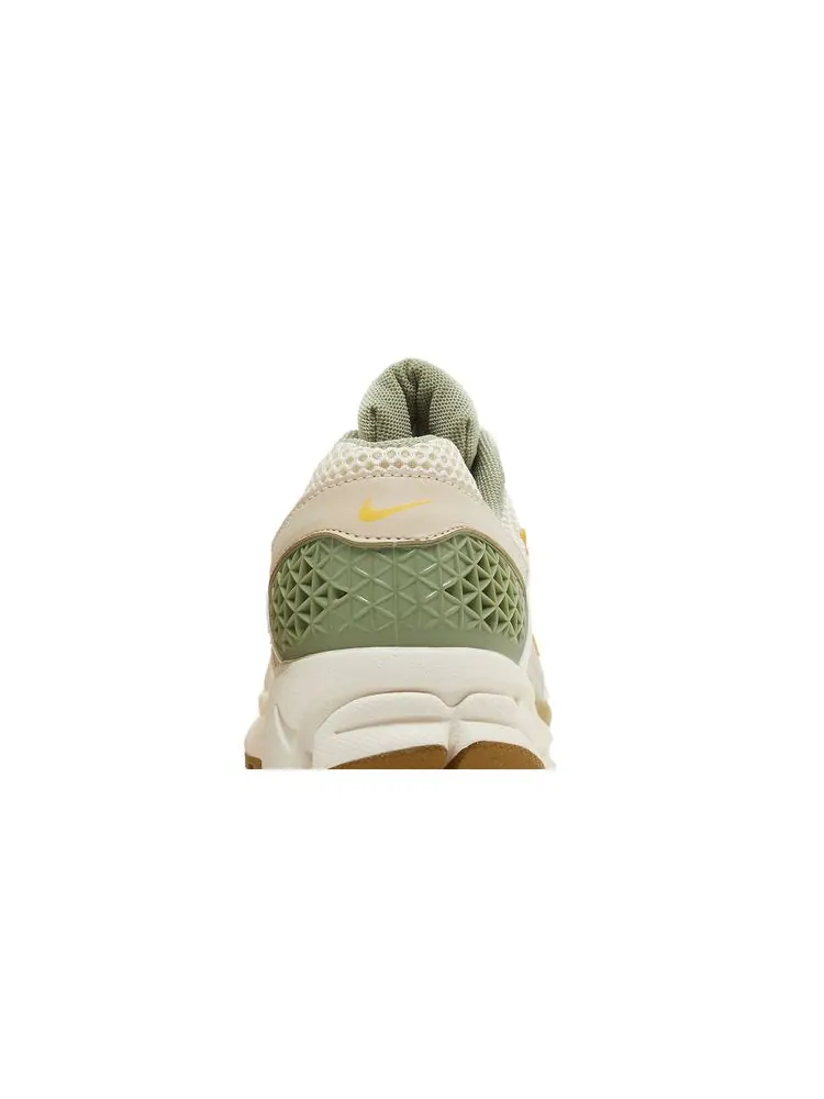 Кроссовки Wmns Air Zoom Vomero 5 'Pale Ivory Oil Green' — изображение 7 из 8