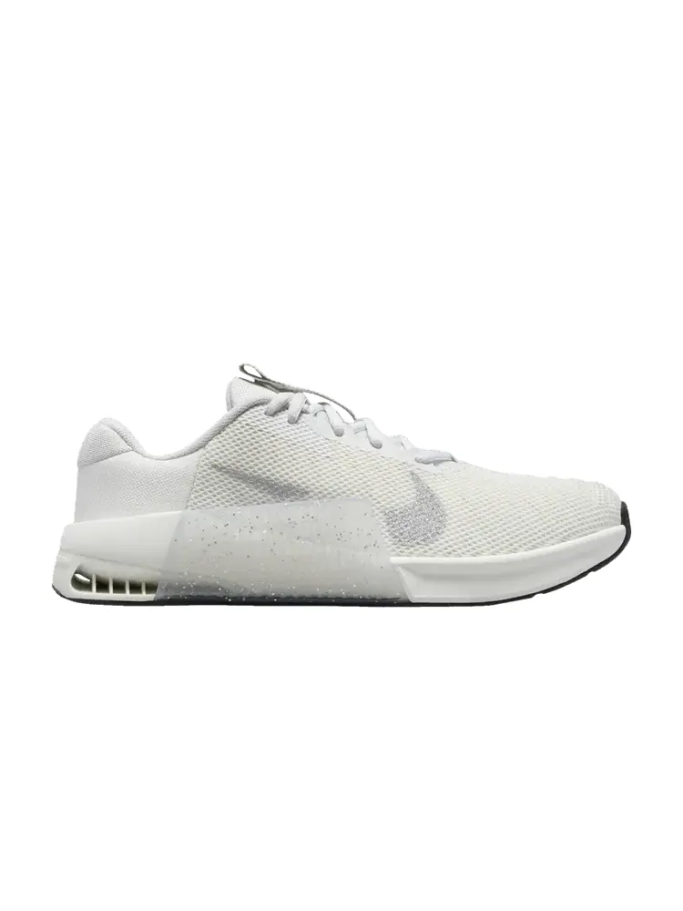 Кроссовки Wmns Metcon 9 Premium 'Summit White Metallic Silver'