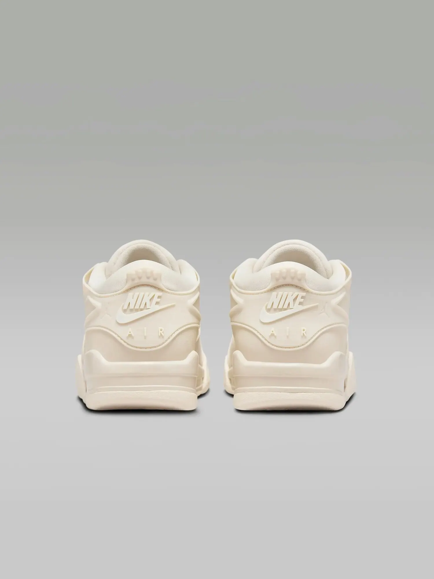 Женские кроссовки Air Jordan 4RM бежевые — изображение 5 из 8, бежевый
