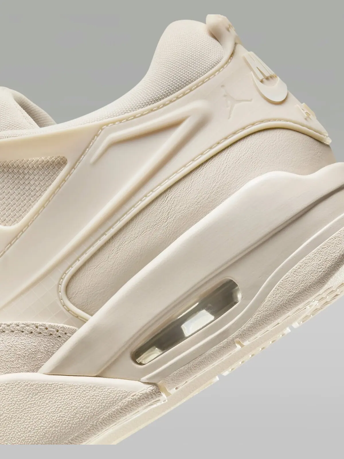 Женские кроссовки Air Jordan 4RM бежевые — изображение 8 из 8, бежевый