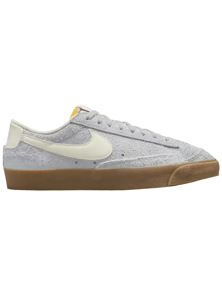 Кроссовки Nike Wmns Blazer Low '77 Vintage 'Football Grey Ivory Gum' — изображение 1 из 1, серый слоновая кость