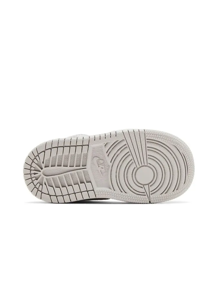 Кроссовки Air Jordan 1 Mid SE TD Neutral Grey Sail — изображение 4 из 6, серый