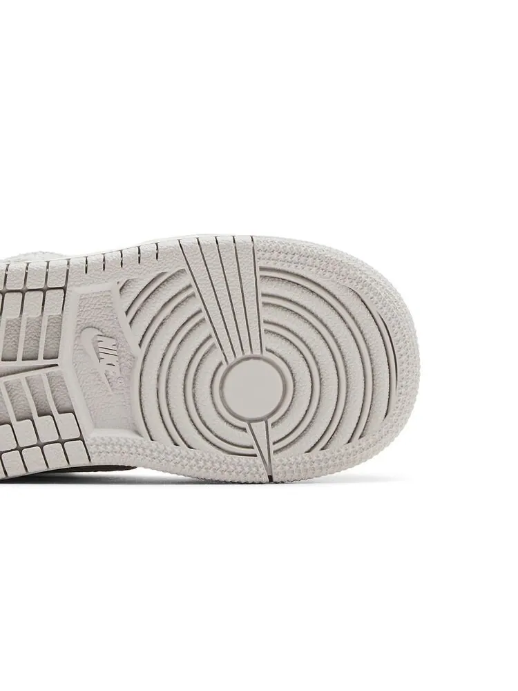 Кроссовки Air Jordan 1 Mid SE TD Neutral Grey Sail — изображение 5 из 6, серый