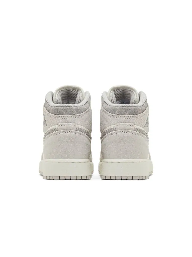 Кроссовки Air Jordan 1 Mid SE GS Neutral Grey Sail — изображение 6 из 6, серый