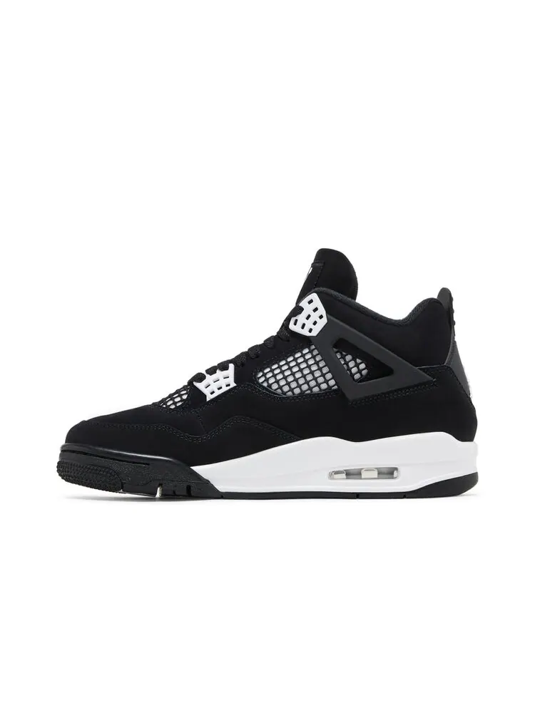 Кроссовки Air Jordan 4 Retro — изображение 3 из 4, белый