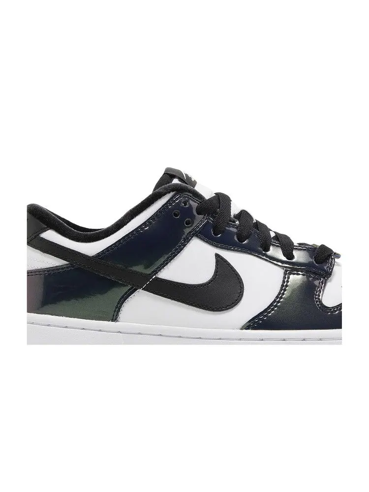 Кроссовки Nike Wmns Dunk Low SE 'Just Do It - Iridescent' — изображение 3 из 9
