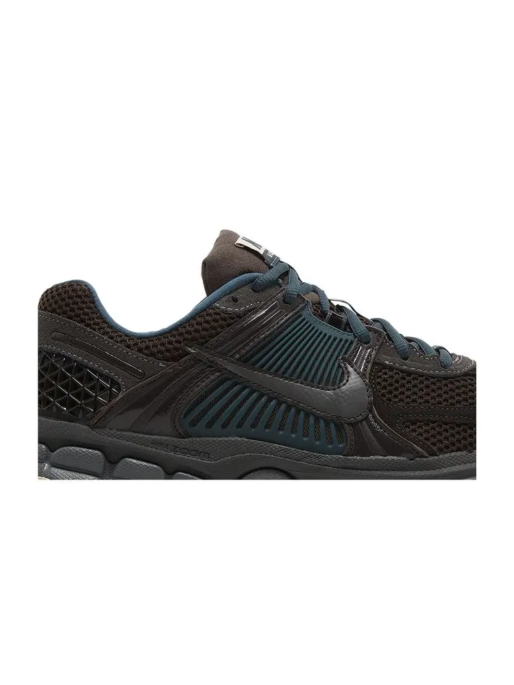 Кроссовки Air Zoom Vomero 5 'Baroque Brown Jungle' — изображение 2 из 8, коричневый