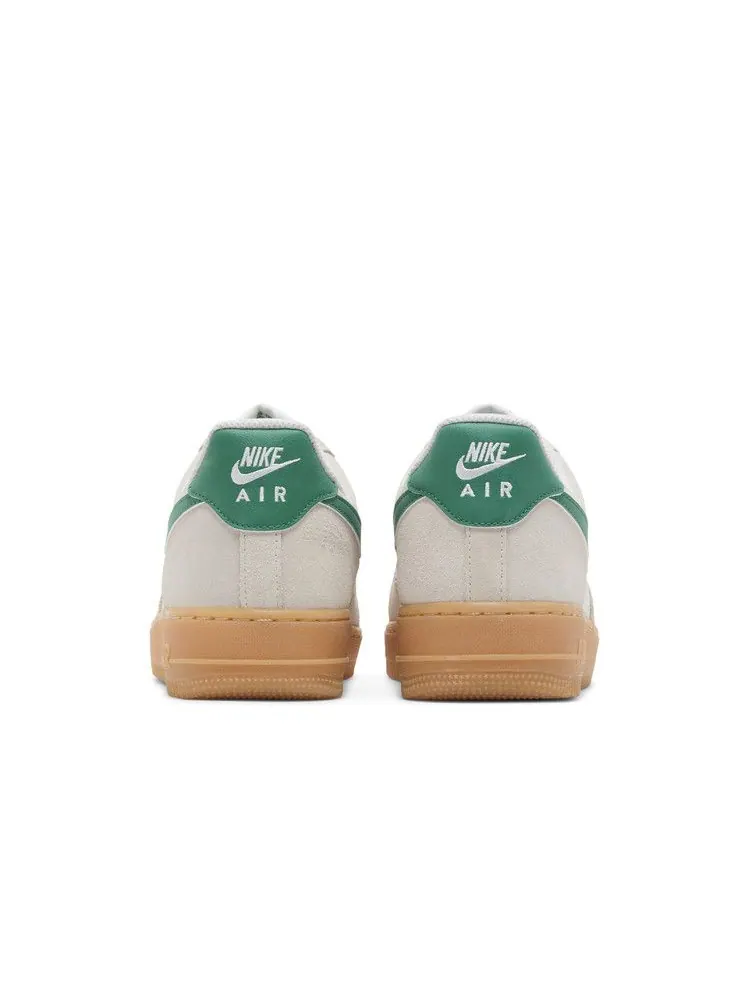 Кроссовки Nike Air Force 1 '07 LV8 'Gum Pack - Phantom Malachite' — изображение 7 из 9, желтый