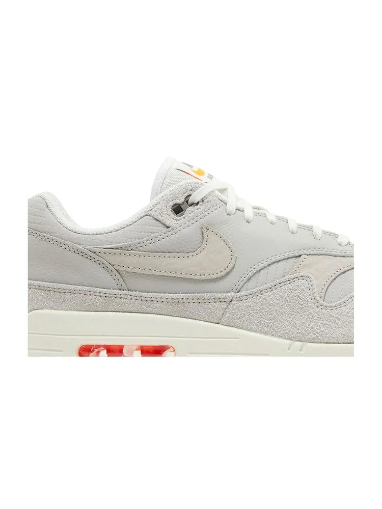 Кроссовки Nike Air Max 1 'Iron Ore Total Orange' — изображение 3 из 9, светлый/оранжевый//белый