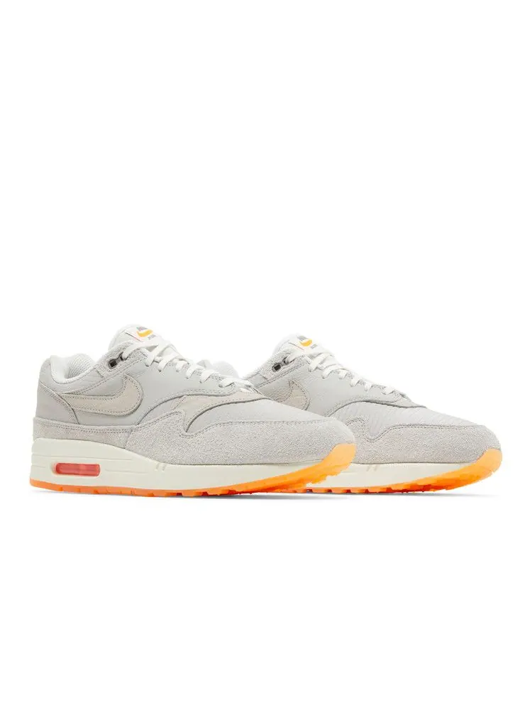 Кроссовки Nike Air Max 1 'Iron Ore Total Orange' — изображение 9 из 9, светлый/оранжевый//белый