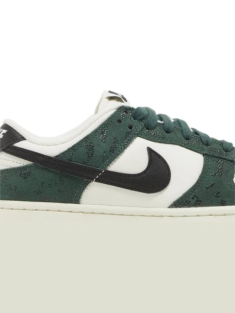 Кроссовки Wmns Dunk Low 'Green Snake' — изображение 2 из 4, зеленый