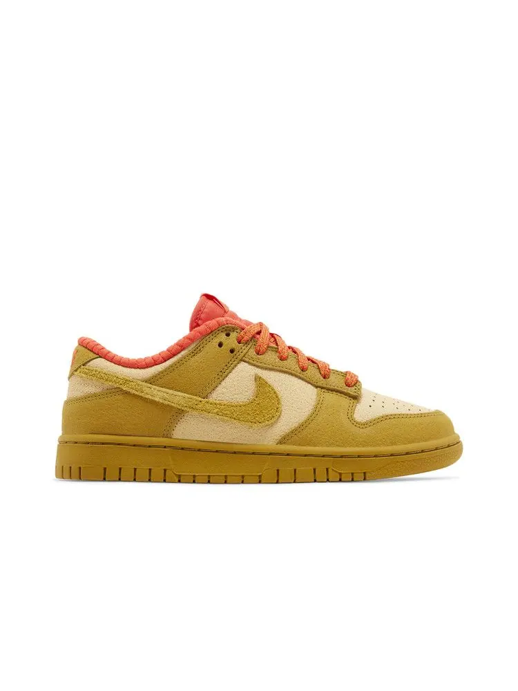 Кроссовки Nike Wmns Dunk Low 'Bronzine Picante Red' — изображение 2 из 9, красный