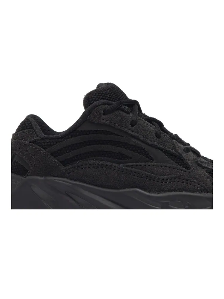 Кроссовки Adidas Yeezy Boost 700 V2 Infant 'Vanta' — изображение 2 из 4, черный