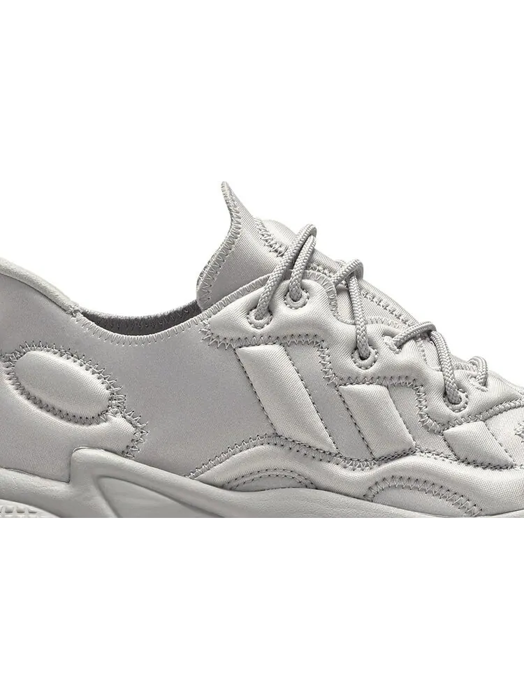 Кроссовки Adidas Ozweego Tech 'Clear Granite' — изображение 2 из 8, серый
