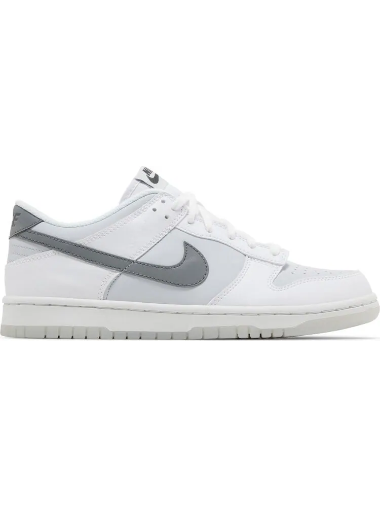 Кроссовки Dunk Low GS 'Reflective Swoosh' — изображение 1 из 4, белый