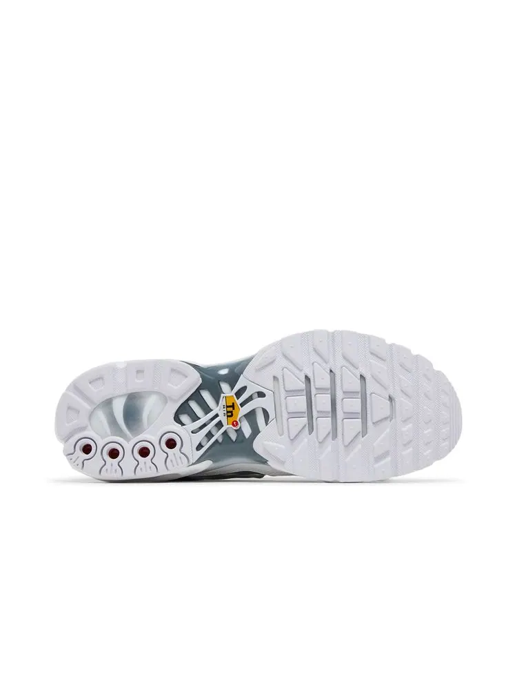 Кроссовки Wmns Air Max Plus 'White Metallic Silver' — изображение 4 из 8
