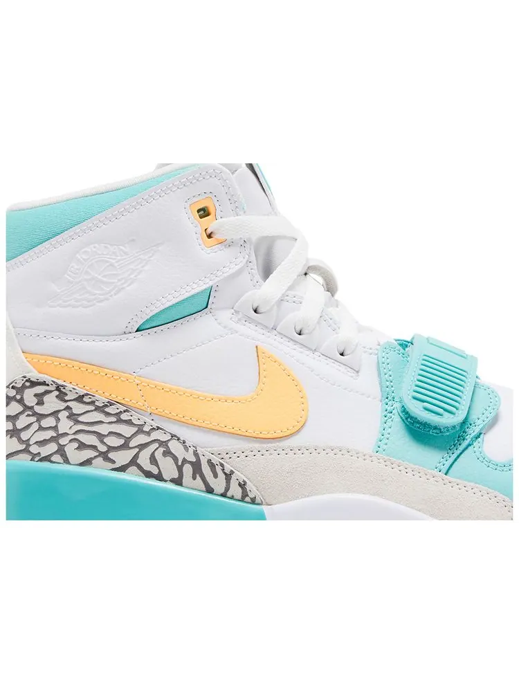 Кроссовки Air Jordan Guo Ailun x Jordan Legacy 312 'Jade' — изображение 2 из 8, белый