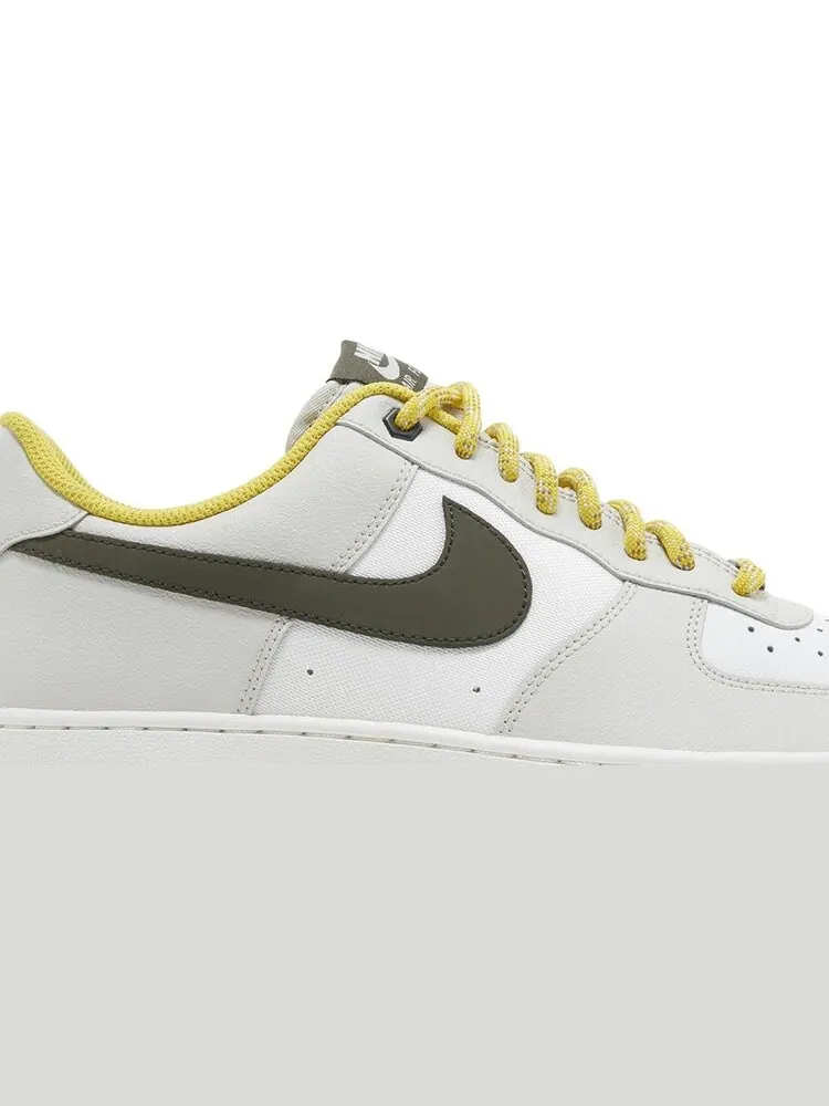 Кроссовки Air Force 1 Low Premium 'Light Bone Cargo Khaki' — изображение 2 из 4, бежевый