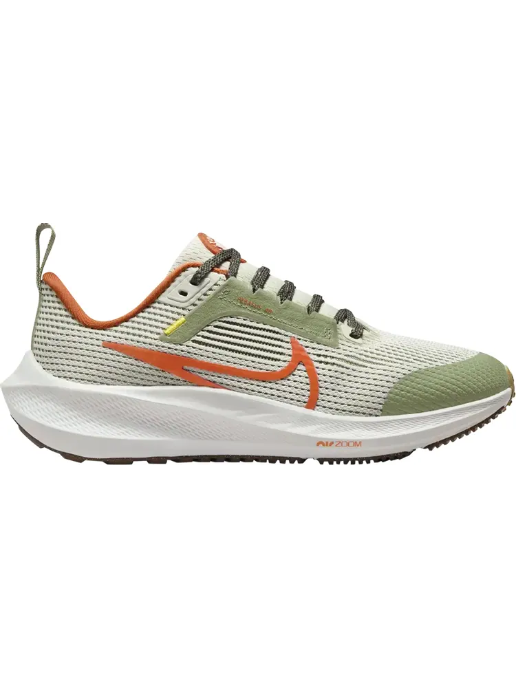 Кроссовки Air Zoom Pegasus 40 GS 'Oil Green Campfire Orange' — изображение 1 из 1, зеленый