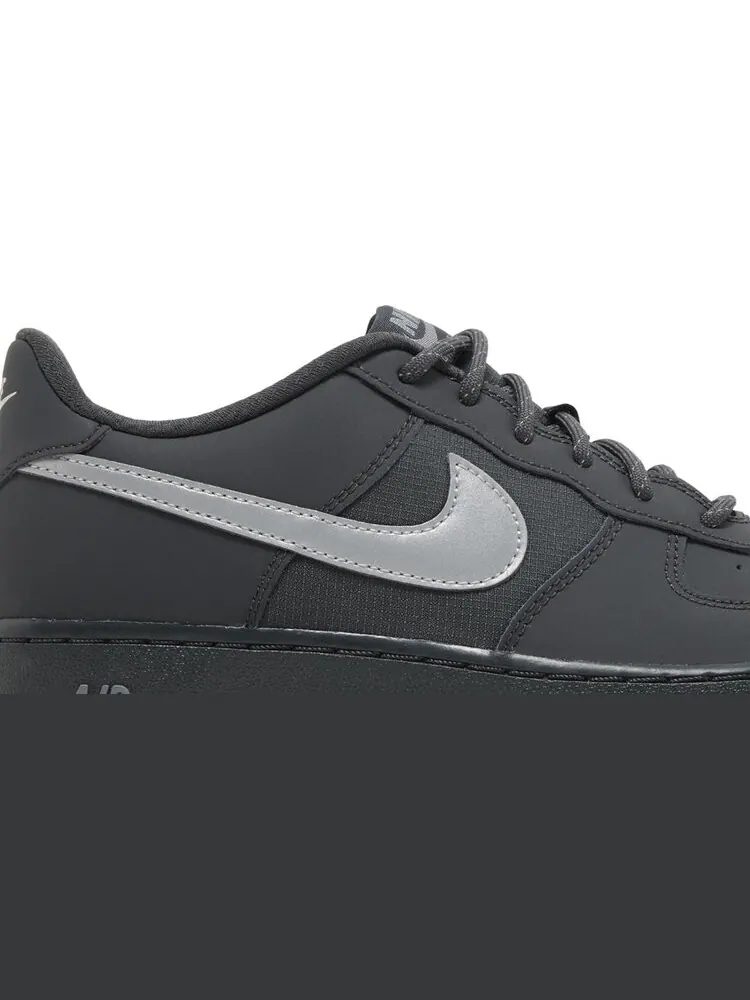Кроссовки Air Force 1 Low GS 'Anthracite Cool Grey' — изображение 2 из 4, черный