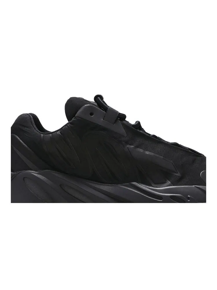 Кроссовки adidas Yeezy Boost 700 MNVN Triple Black — изображение 2 из 6, черный