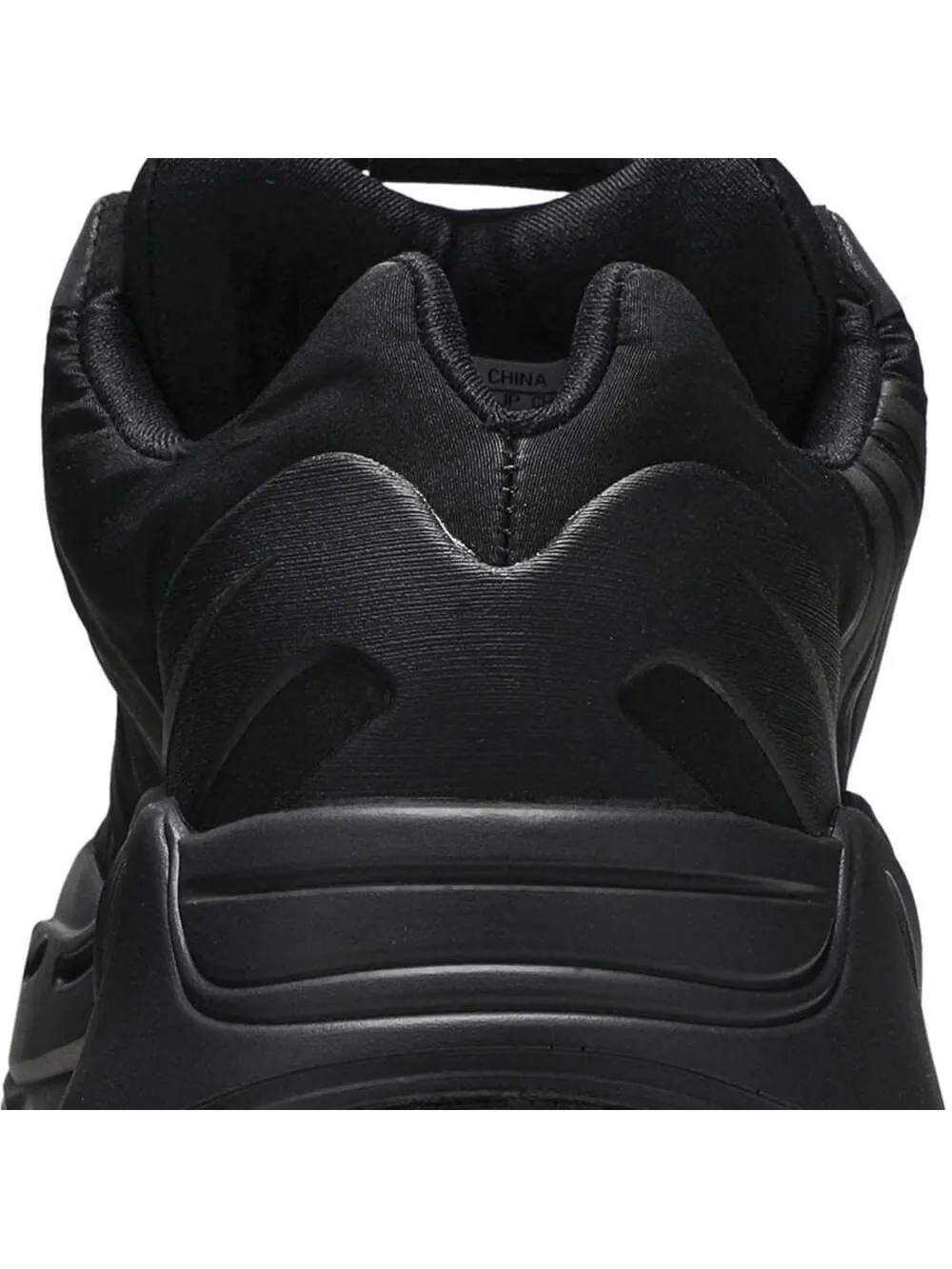 Кроссовки Adidas Yeezy Boost 700 MNVN Triple Black — изображение 8 из 9, черный