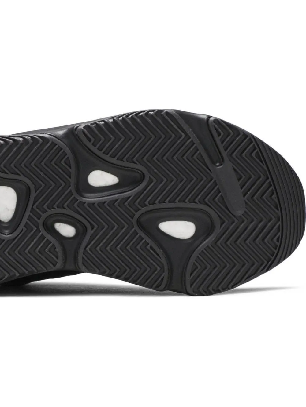 Кроссовки Adidas Yeezy Boost 700 MNVN Triple Black — изображение 9 из 9, черный