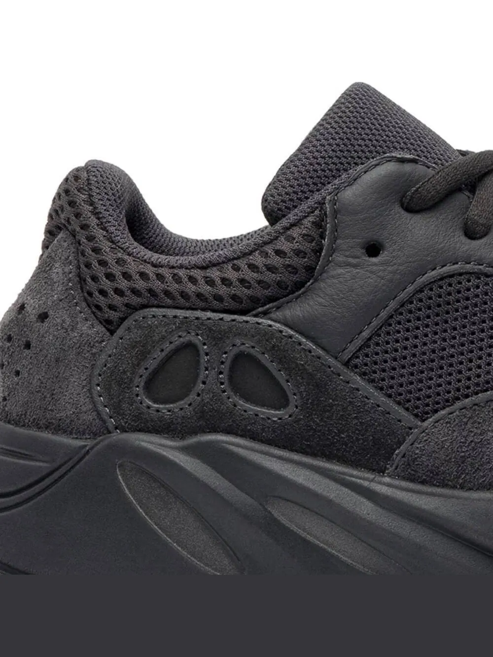 Кроссовки Adidas Yeezy Boost 700 Utility Black — изображение 6 из 8, черный