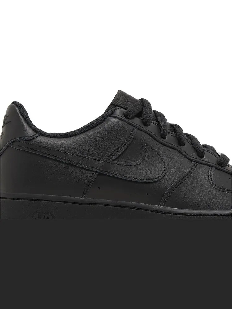 Кроссовки Air Force 1 LE GS 'Triple Black' — изображение 2 из 4, черный