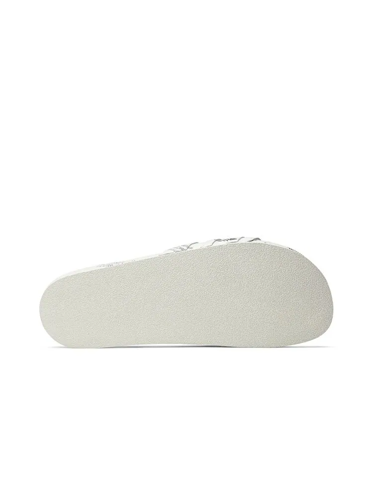 Кроссовки Adidas Sneakersnstuff x Adilette Slide — изображение 4 из 4, белый
