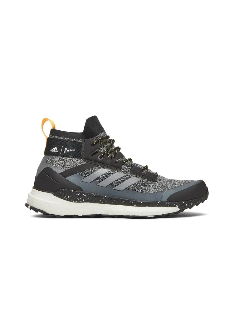 Кроссовки Parley x Terrex Free Hiker 'Black White Speckled' — изображение 1 из 8, черный белый