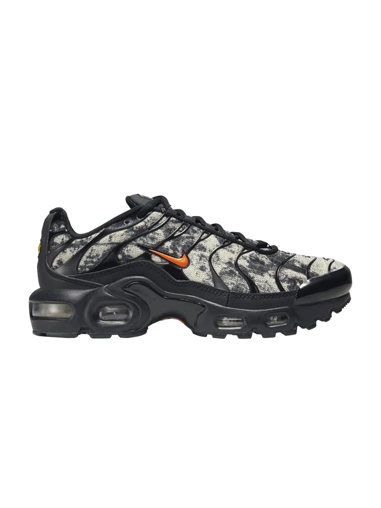 Кроссовки Nike Air Max Plus GS 'Black Orange Camo' — изображение 1 из 1, черный