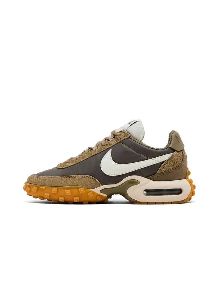 Кроссовки Air Max Waffle Racer SP 'Matte Olive' — изображение 3 из 8, оливковый