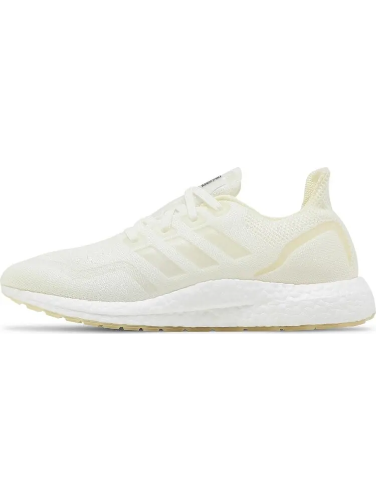 Кроссовки Adidas UltraBoost 'Made To Be Remade' — изображение 3 из 8, бежевый