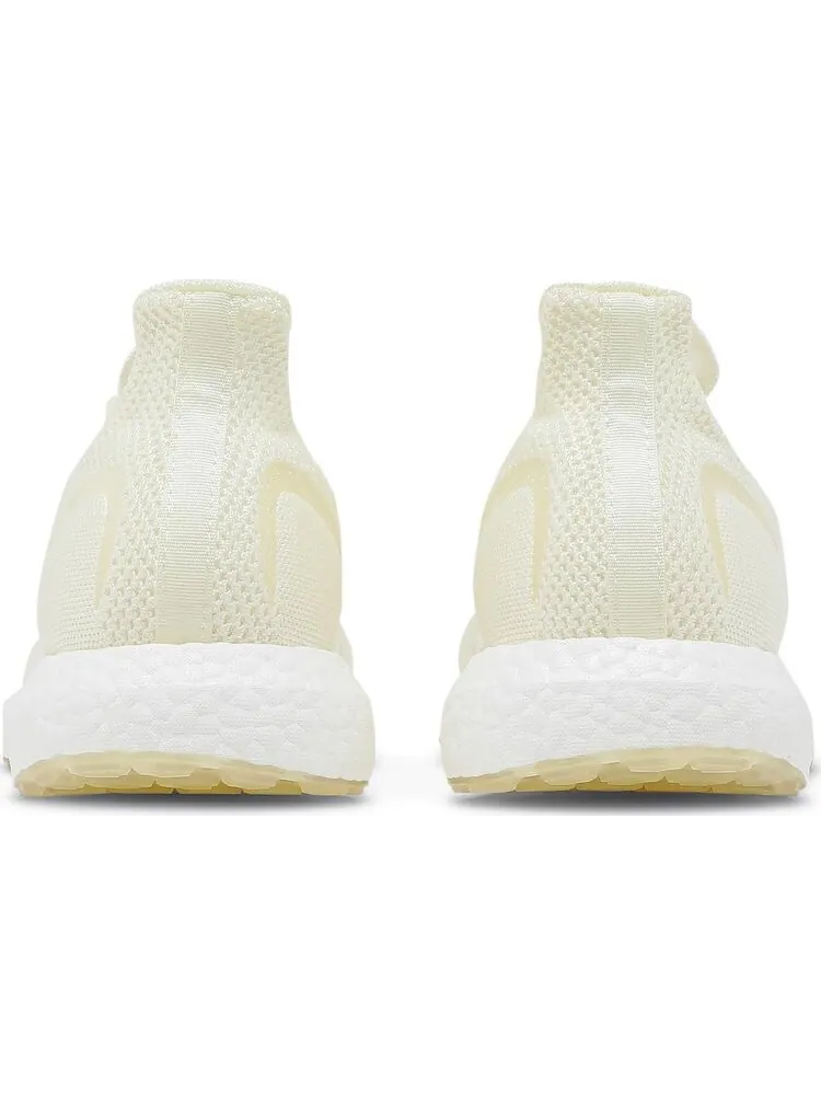 Кроссовки Adidas UltraBoost 'Made To Be Remade' — изображение 6 из 8, бежевый