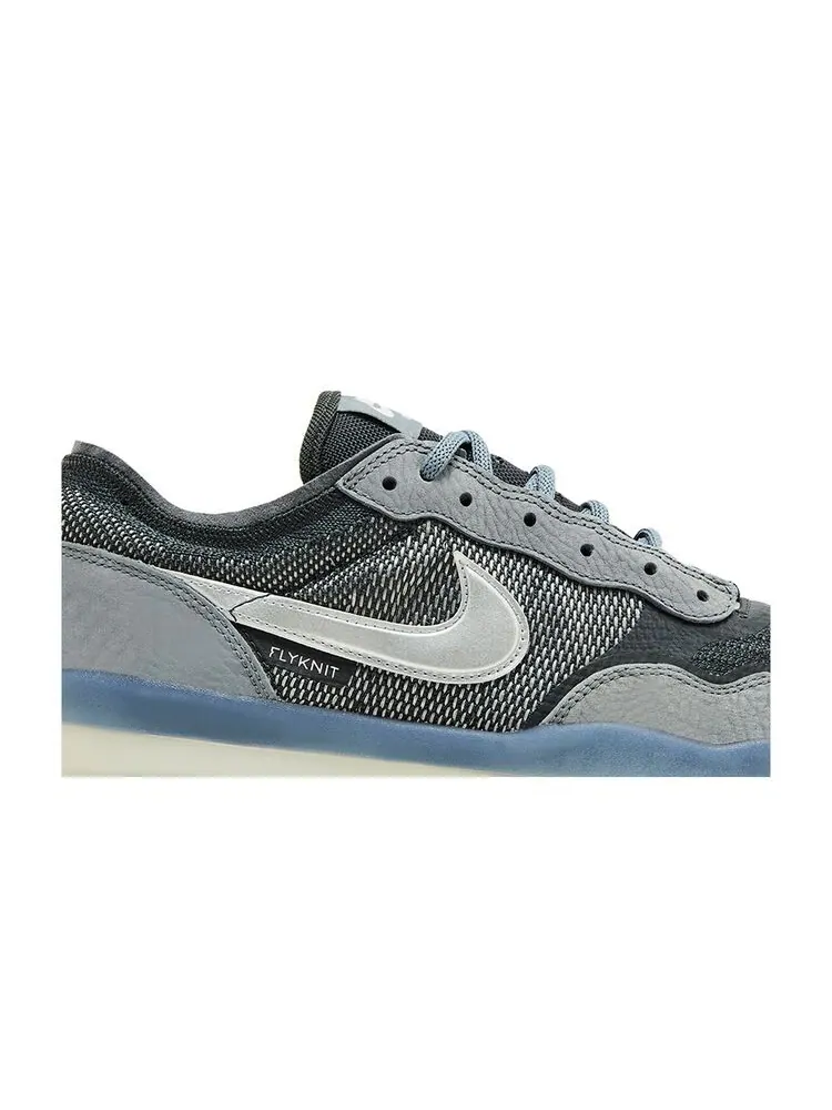Кроссовки Nike PS8 SB Cool Grey Metallic Silver — изображение 2 из 6