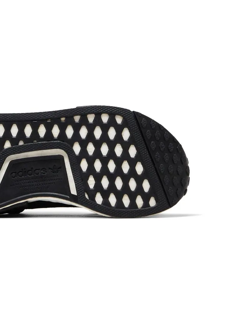 Кроссовки adidas NMD_R1 J 'Black White' — изображение 6 из 9, черный/черный/белый