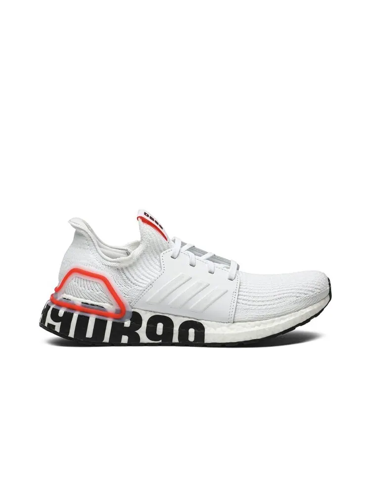 Кроссовки Adidas David Beckham x UltraBoost 2019 — изображение 1 из 4, белый