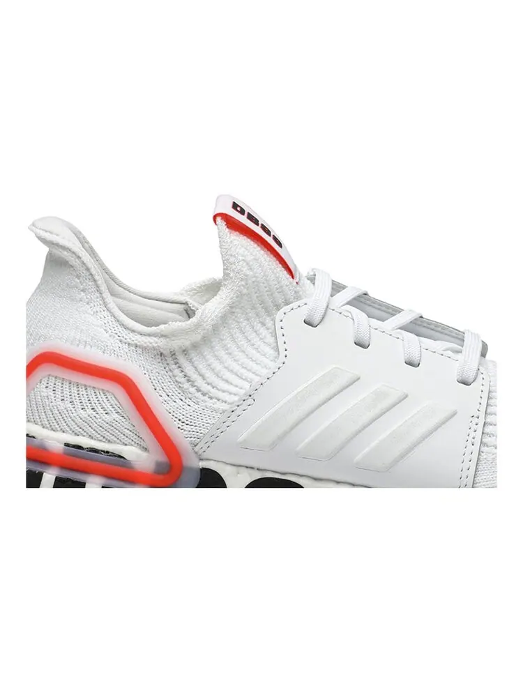 Кроссовки Adidas David Beckham x UltraBoost 2019 — изображение 2 из 4, белый