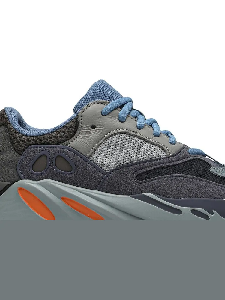 Кроссовки Adidas Yeezy Boost 700 'Carbon Blue' — изображение 2 из 8, синий