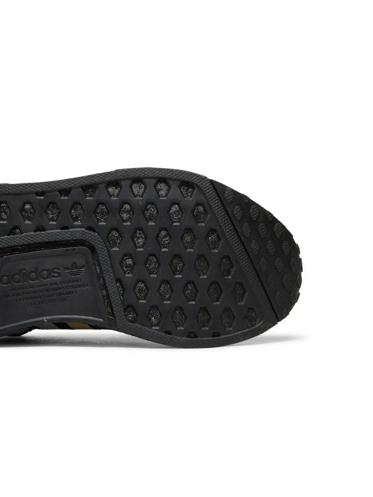 Кроссовки adidas NMD_R1 'Black Gold Metallic' — изображение 6 из 9