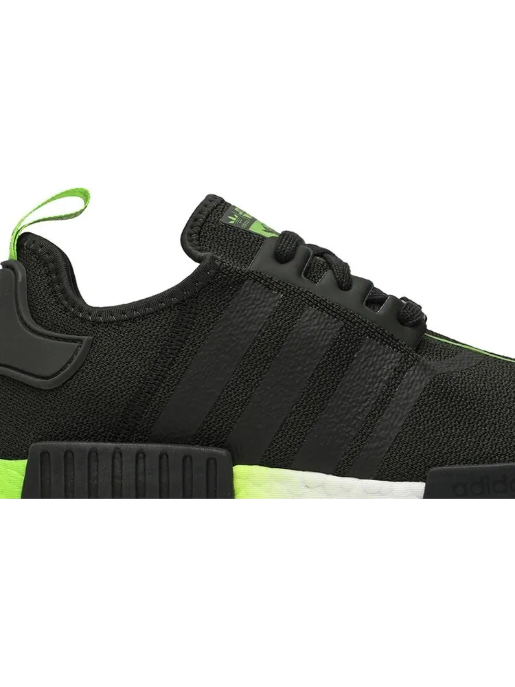 Кроссовки Adidas Star Wars x NMD_R1 'Yoda' — изображение 2 из 8, зеленый