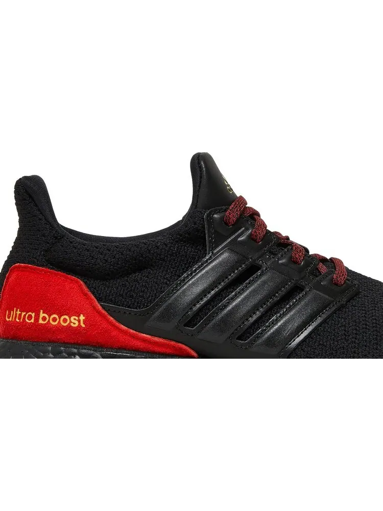 Кроссовки Adidas UltraBoost DNA 'Black Red' — изображение 2 из 8, черный