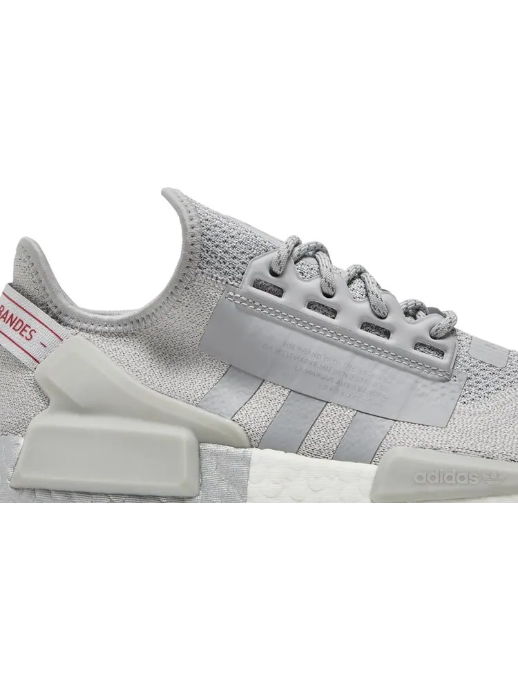 Кроссовки Adidas NMD_R1 V2 'Silver Boost' — изображение 2 из 8, серебряный