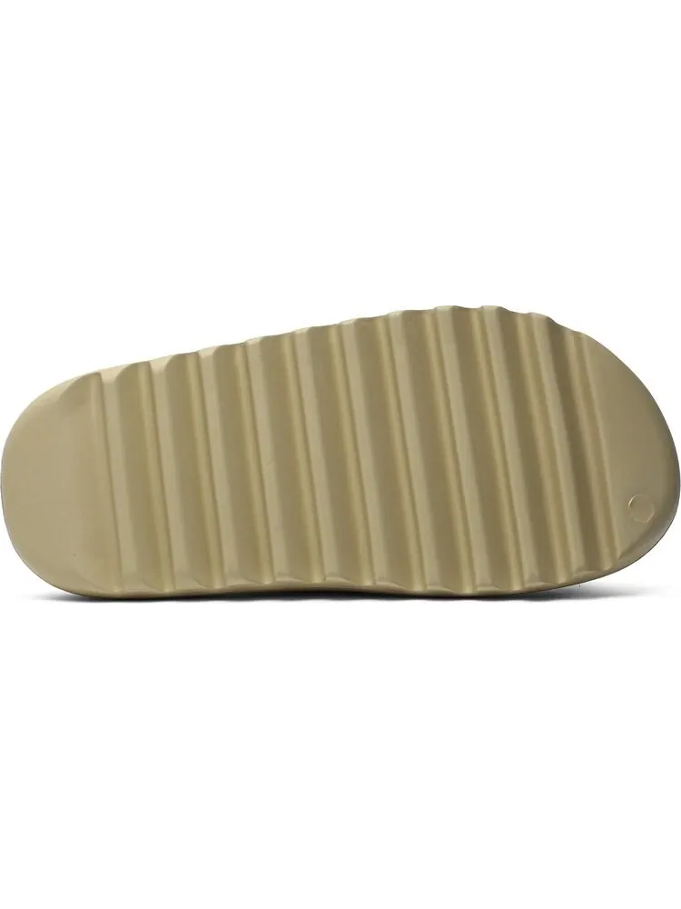 Сандалии Adidas Yeezy Slides 'Desert Sand' — изображение 4 из 8, загар