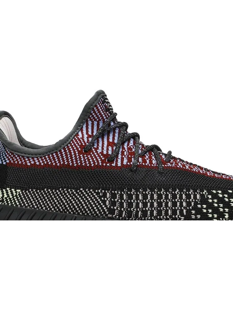 Кроссовки Adidas Yeezy Boost 350 V2 Kids 'Yecheil' — изображение 2 из 8, мульти