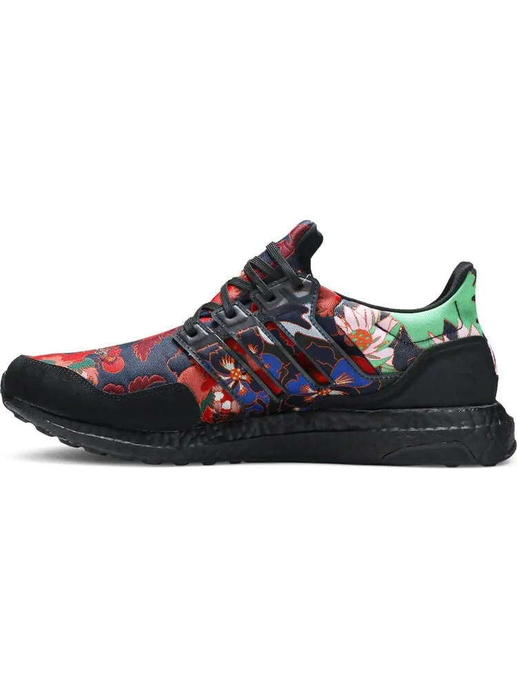 Кроссовки Adidas UltraBoost DNA 'Floral' — изображение 3 из 8, черный