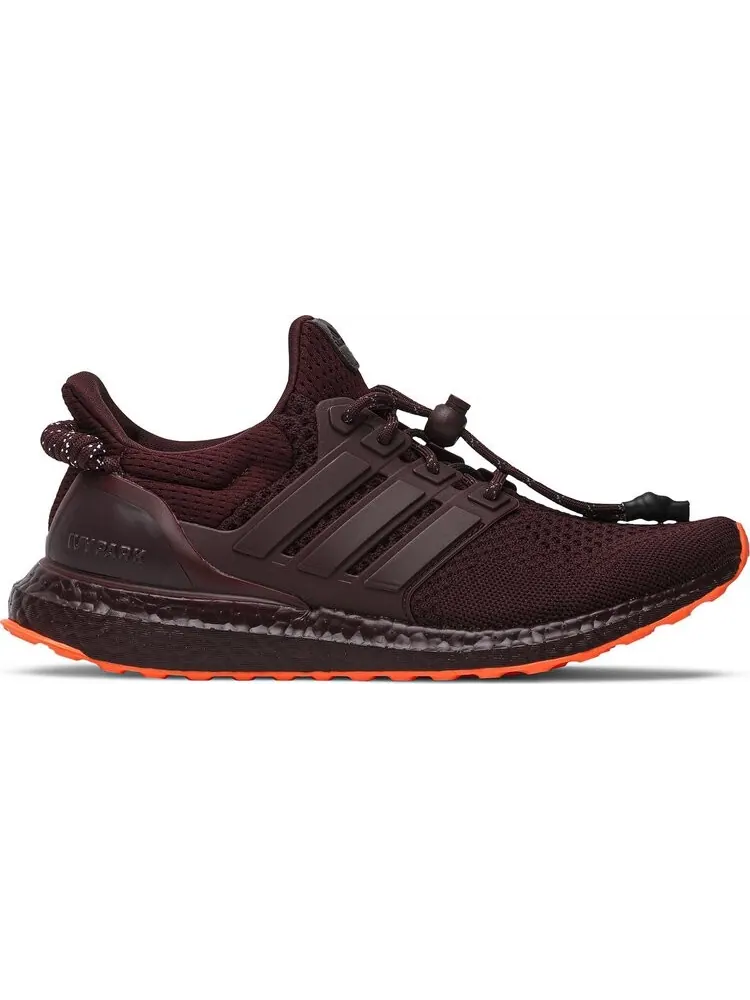 Кроссовки Adidas UltraBoost Ivy Park 'Maroon' — изображение 1 из 8, красный
