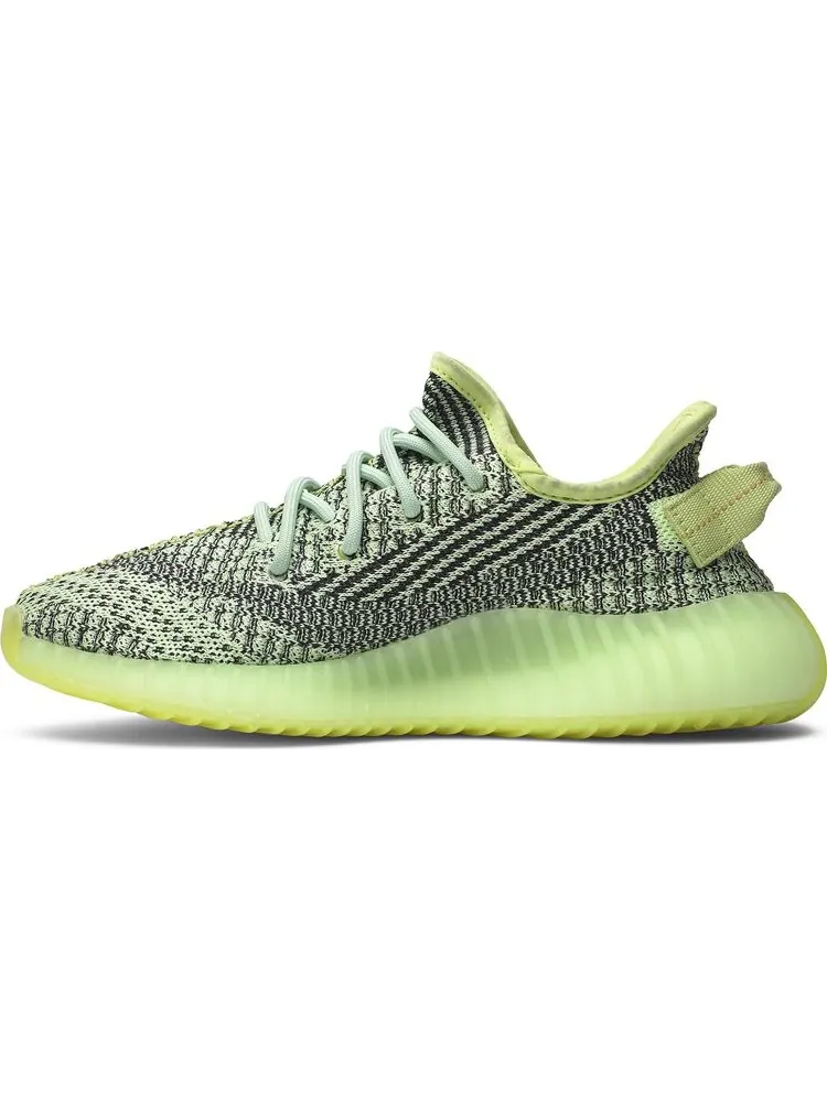 Кроссовки Adidas Yeezy Boost 350 V2 — изображение 3 из 8, зеленый/черный